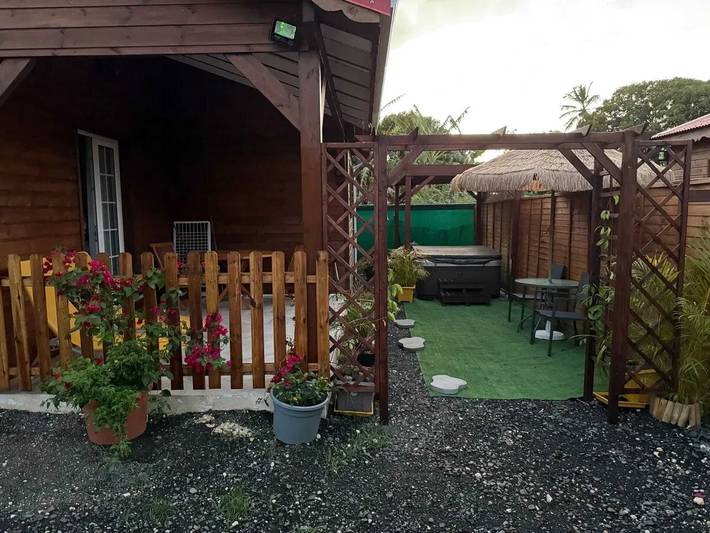 Location de vacances pour 2 personnes, avec terrasse à Petit-Canal