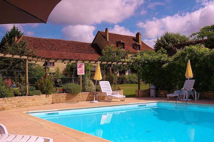 Location de vacances pour 4 personnes, avec piscine ainsi que jardin et vue, adapté aux familles à Puybrun - 2