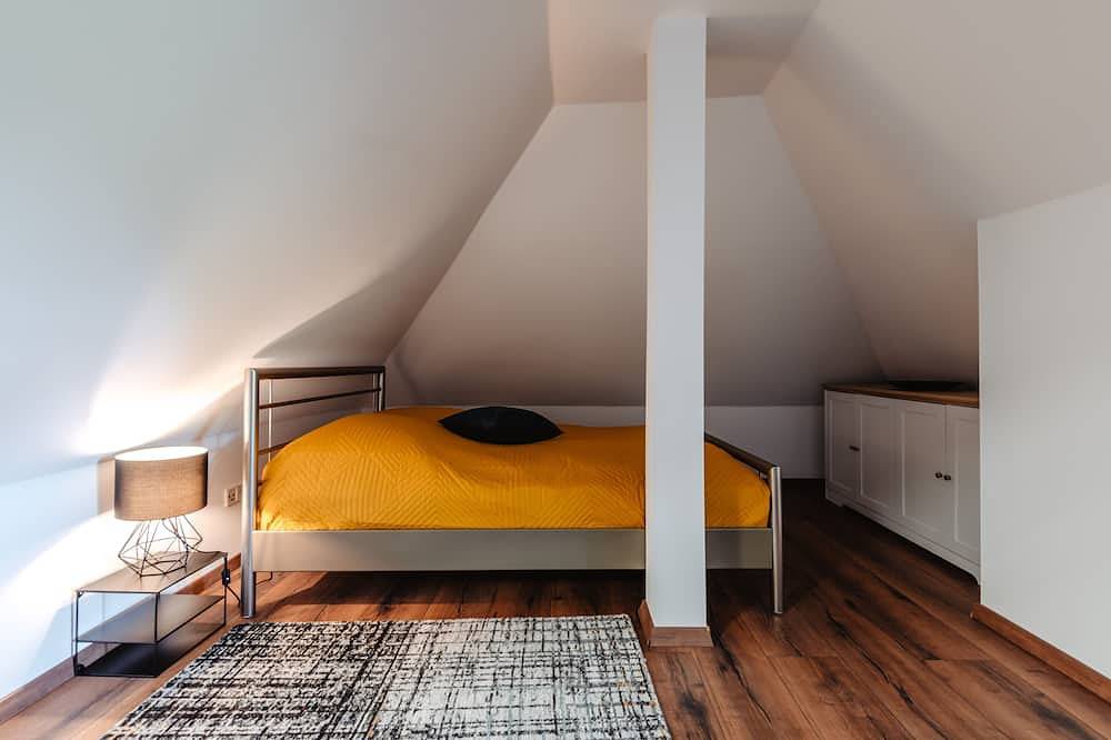 Ganze Wohnung, Mansardenwohnung (2. Og) in Osterode, Harzvorland