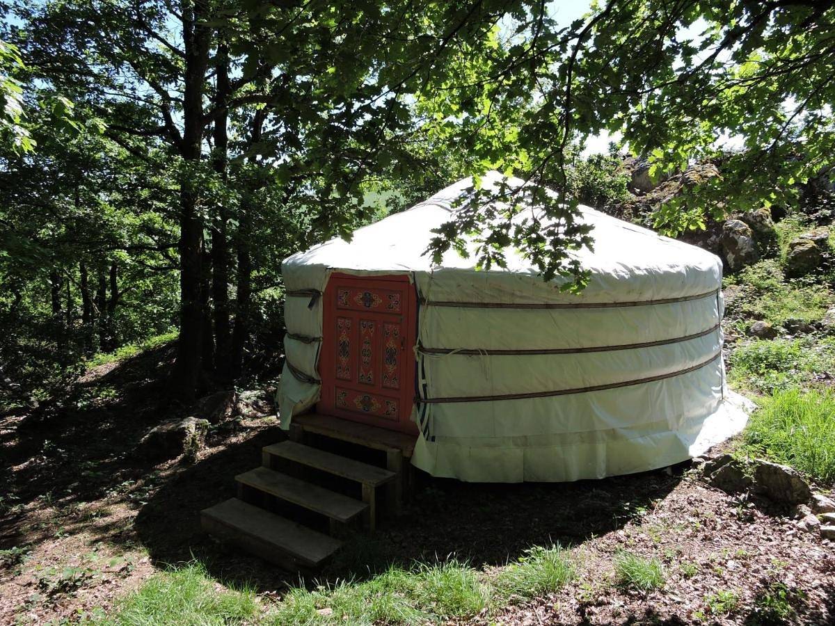 Yourte mongole in Mont-Roc, Région de Lacaune