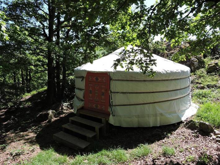 Tente pour 4 personnes, avec Terrasse ainsi que Vue et Vue sur le lac dans le Tarn