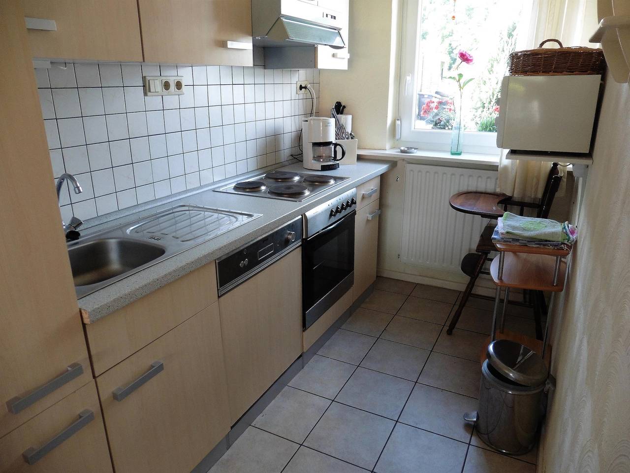 Ganze Ferienwohnung, Dorfsicht 6-Bett-Ferien-Appartement in Winkel (Eifel), Vulkaneifel