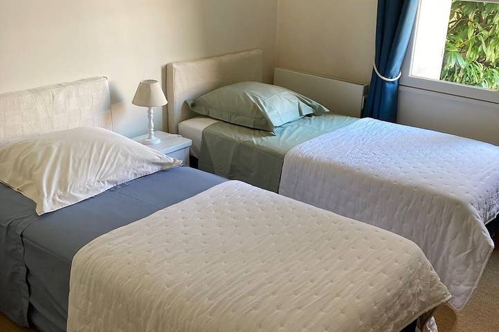 Location de vacances pour 4 personnes, avec jardin et terrasse à Bussy-Saint-Georges - 2