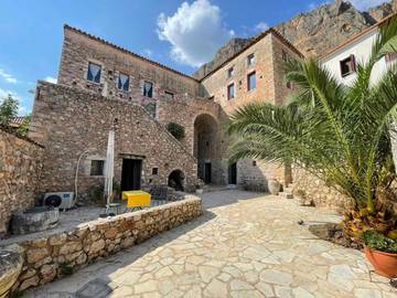 Cottage pour 2 personnes, avec jardin et terrasse dans Leonidion