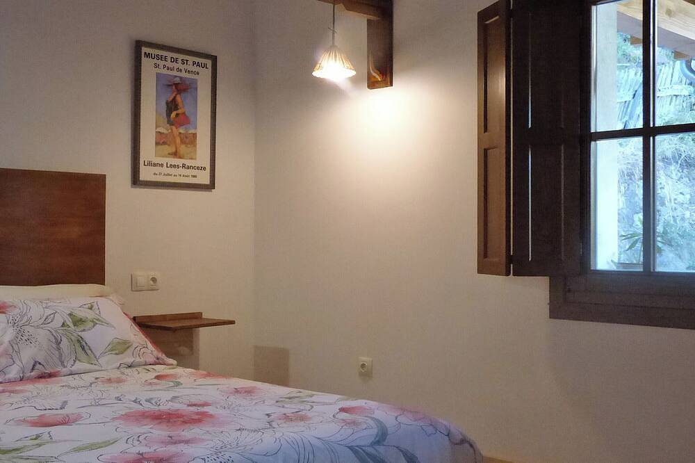 Geheel appartement, Rural Apartment Los Riegos in mountain village in P.Natural de Redes, Asturias in Caso, Parque Natural de Redes