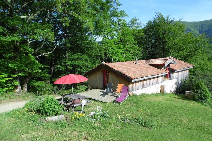 Gîte pour 8 personnes, avec terrasse et jardin à Rivèrenert