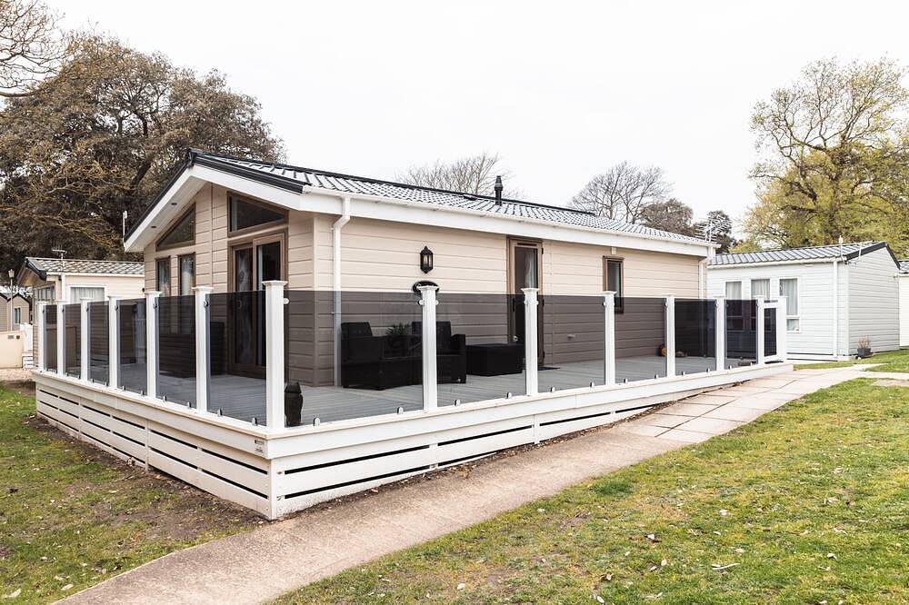 Static Caravan for 4 People in Christchurch, Dorset