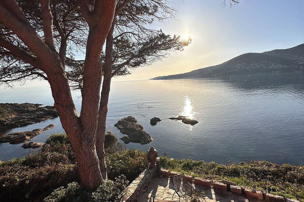 Rare! This summer, enjoy a \"Waterfront\" family home in Sagone... in Sagone, Coggia