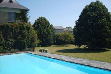 Gîte pour 14 personnes, avec balcon et jardin à Saint-Robert