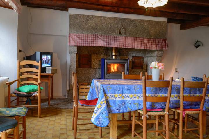 Gîte pour 7 personnes, avec vue dans Peyre-en-Aubrac - 4