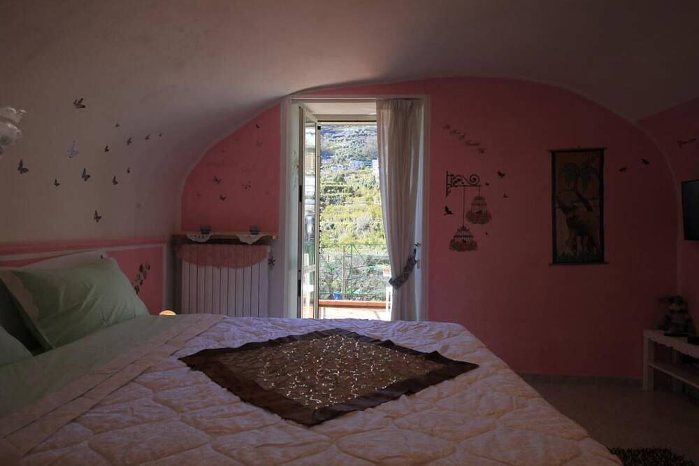 Entire apartment, Dolls House Holiday Home in Minori, Amalfi Coast