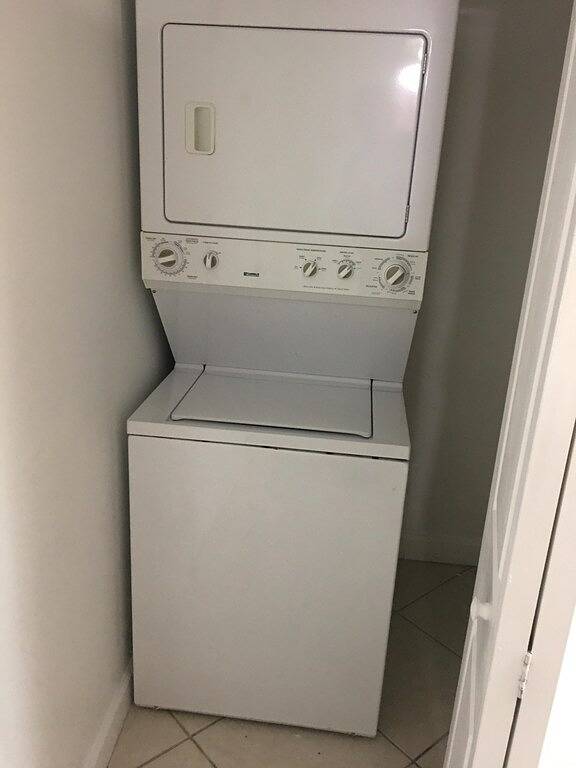 Ganze Wohnung, Schöne Wohnung im Herzen von Coral Gables, tolle Lage, erschwinglich in Miami, Florida