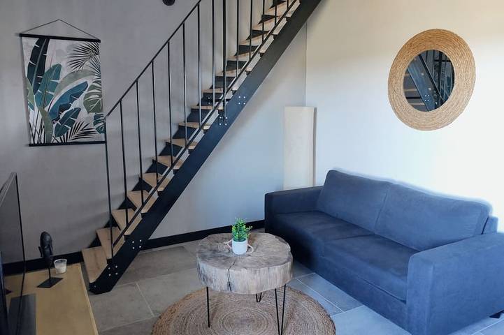 Location de vacances pour 3 personnes, avec Terrasse ainsi que Jardin et Piscine à Vestric-et-Candiac