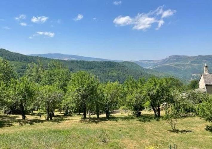 Location de vacances pour 4 personnes, avec Terrasse et Jardin à Vebron