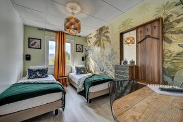 Hôtel pour 5 personnes, avec terrasse ainsi que piscine et jardin à Gémenos