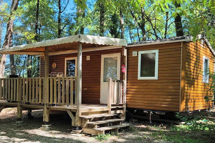Mobil home pour 4 personnes à Peyrignac