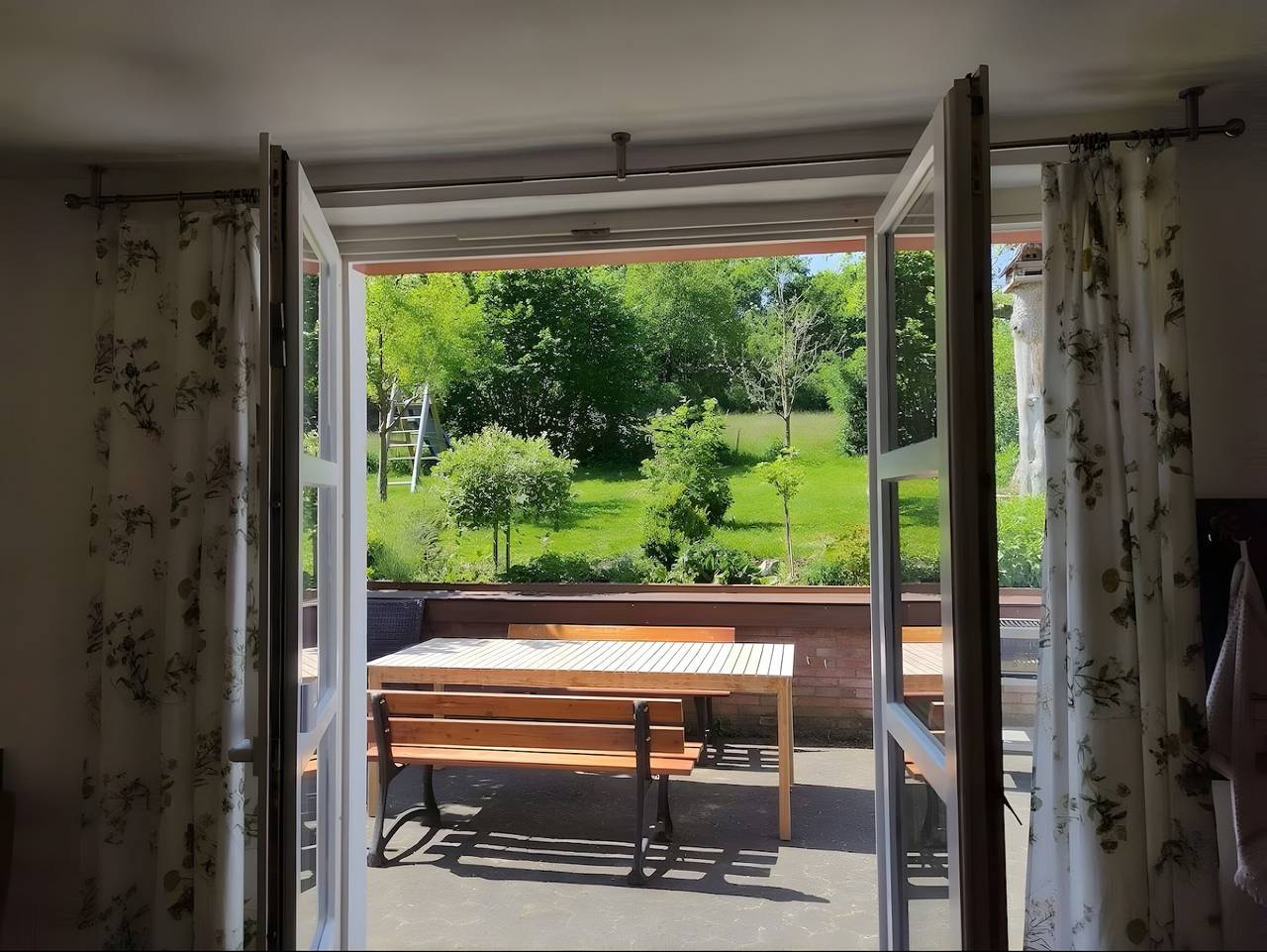 Ferienhaus Titz mit privater Terrasse, Garten und Wlan in ruhiger Lage in Sundern, Hochsauerlandkreis