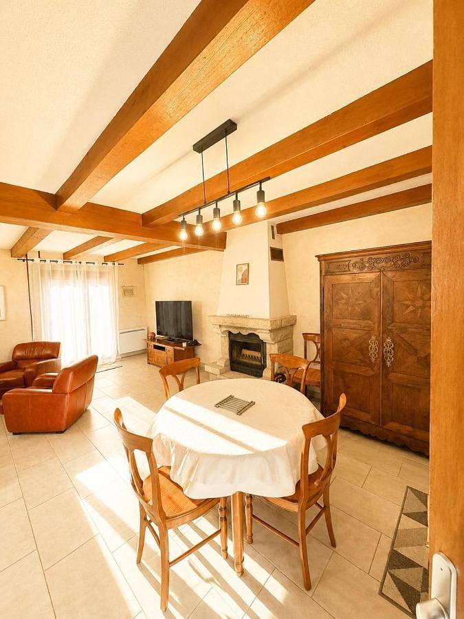 Location de vacances pour 6 personnes, avec jardin et terrasse dans Saint-Jean-de-Beauregard