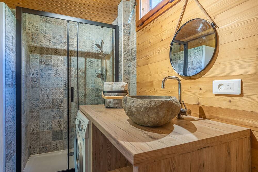 Berghütte-Komfort-Ensuite mit Bad in Thônes, Annecy und Umgebung