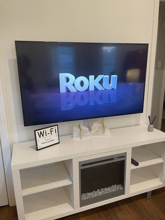 Walk to the River or Downtown. One block from Cameron Park. 1 Mile to Silos! in Waco, McLennan County