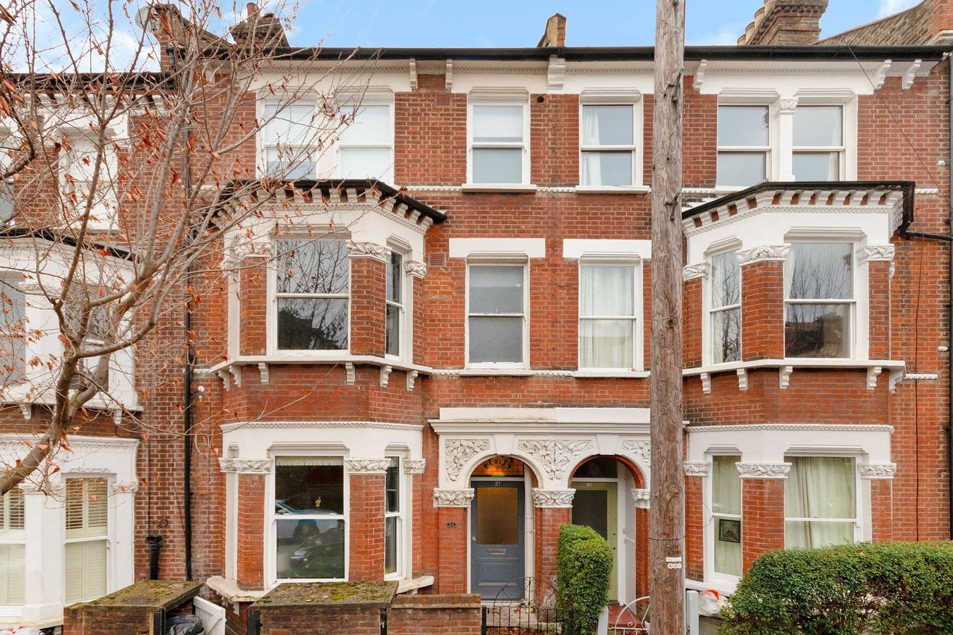 Entire apartment, Peaceful flat 1 minute from Clapham Junction in Wandsworth, London