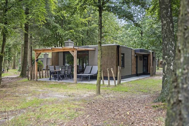 Bungalow voor 4 personen, with Balkon/Terras and Whirlpool as well as Terras in Epe