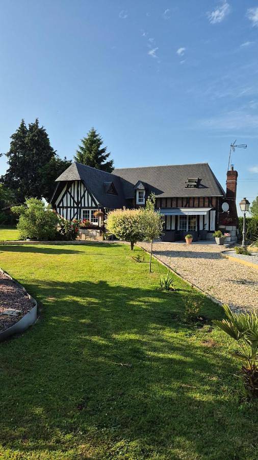 Gîte pour 7 personnes, avec jardin et terrasse à Appeville-Annebault