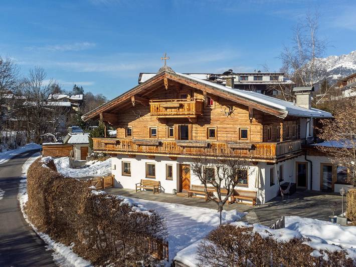 Chalet für 12 Personen, mit Balkon und Terrasse sowie Garten und Sauna