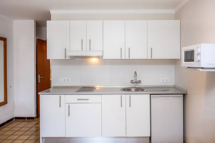 Entire apartment, Holiday Apartment "Mhm 2" with Balcony & Wi-Fi in Cala Ratjada, Capdepera
