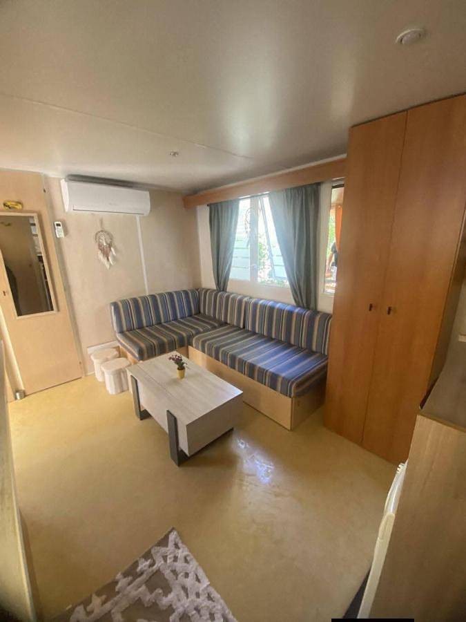 Location de vacances pour 6 personnes dans la Tamarissière
