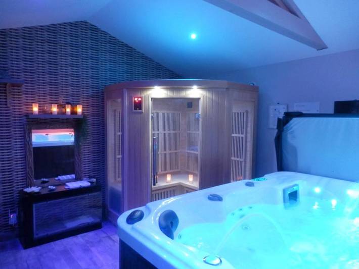 Chambre d’hôte pour 2 personnes, avec jardin et jacuzzi ainsi que piscine et sauna à Lambesc