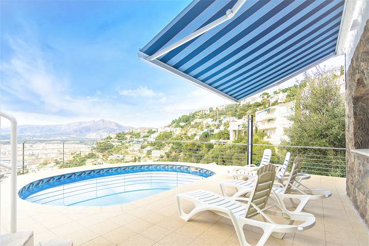 Villa pour 8 personnes, avec piscine ainsi que terrasse et jardin à Roses - 2