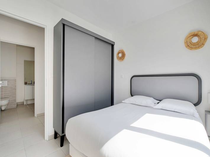 Location de vacances pour 2 personnes, avec Balcon/Terrasse et Balcon à Suresnes
