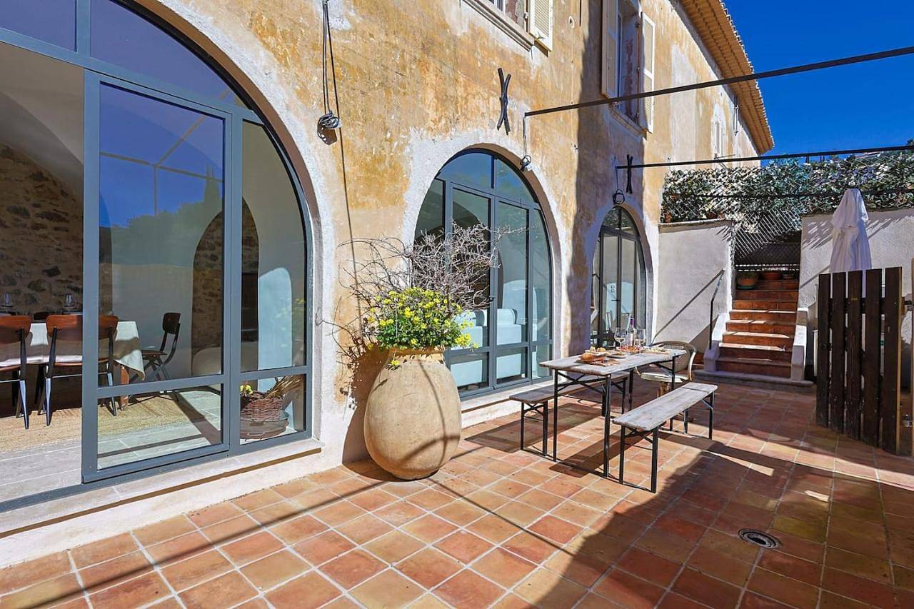 Entire Village Home 7Br 15 Guests Beach in Ollioules, Côte méditerranéenne (France)