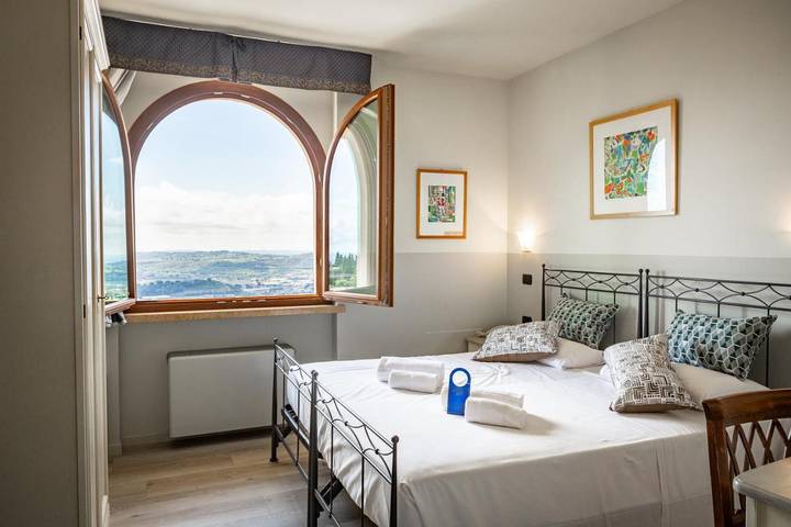 B&b per 3 persone, con vista lago e balcone nonché panorama a Sant'Ambrogio di Valpolicella