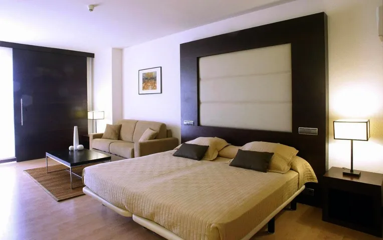 Hotel for 10 people, with garden and terrace - 1