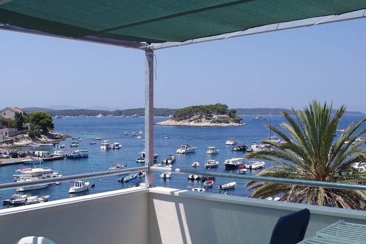 Appartamento per 4 persone, con balcone/terrazza sull' Isola di Lesina