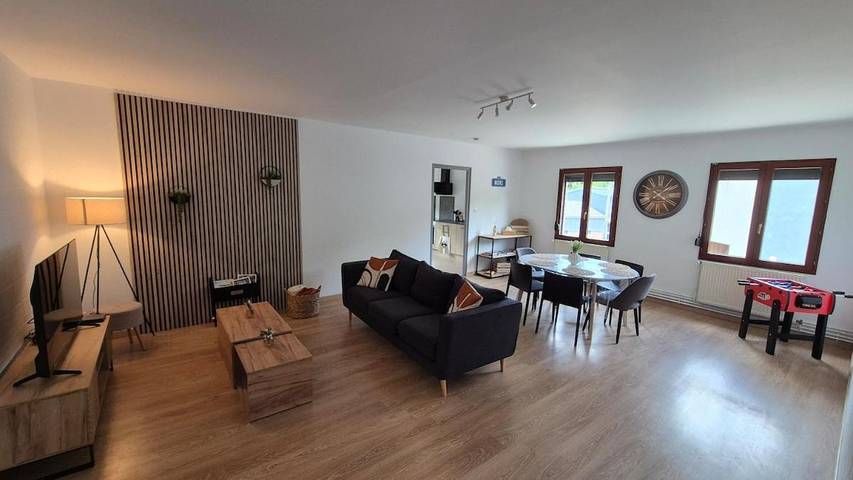 Gîte pour 8 personnes, avec jardin à Gussignies - 2