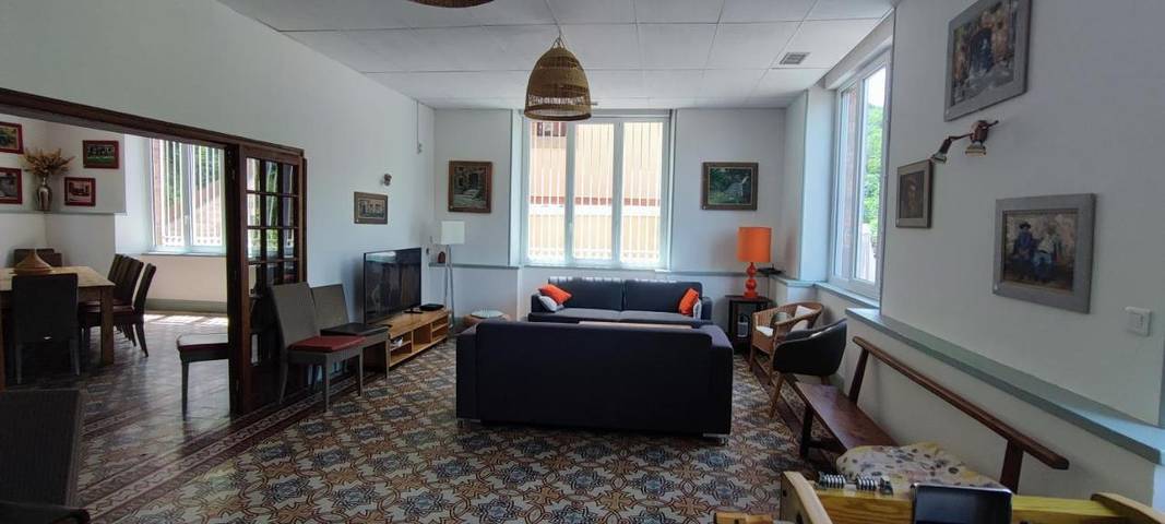 Location de vacances pour 3 personnes, avec terrasse ainsi que jardin et vue à Cransac - 2