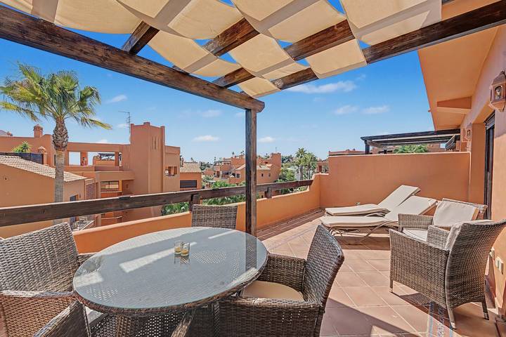 Apartamento inteiro, Apartamento de luxo perto da praia com vista mar em Estepona in Albayt Costa Galera Country Club, Estepona