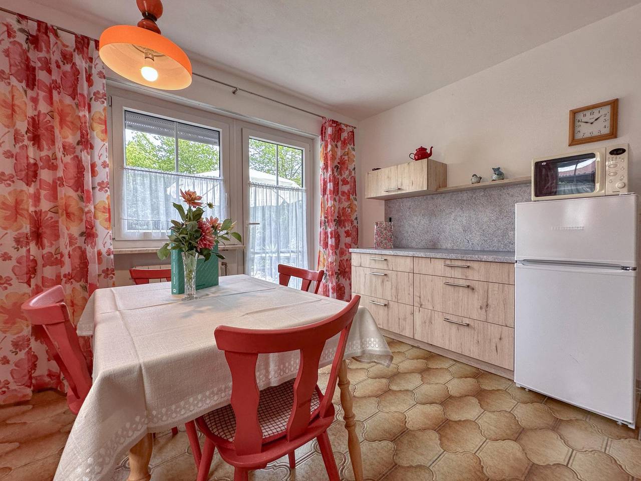 Ganze Wohnung, Ruhige Ferienwohnung mit Balkon und Terrasse in Röhrnbach, Ostbayern