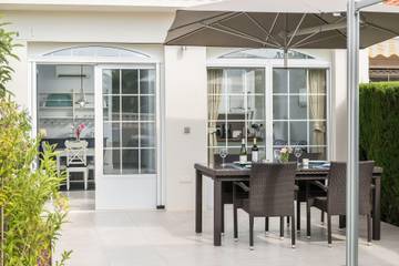 Vacation Rental for 5 Guests in Las Calas, Torrevieja, Picture 1
