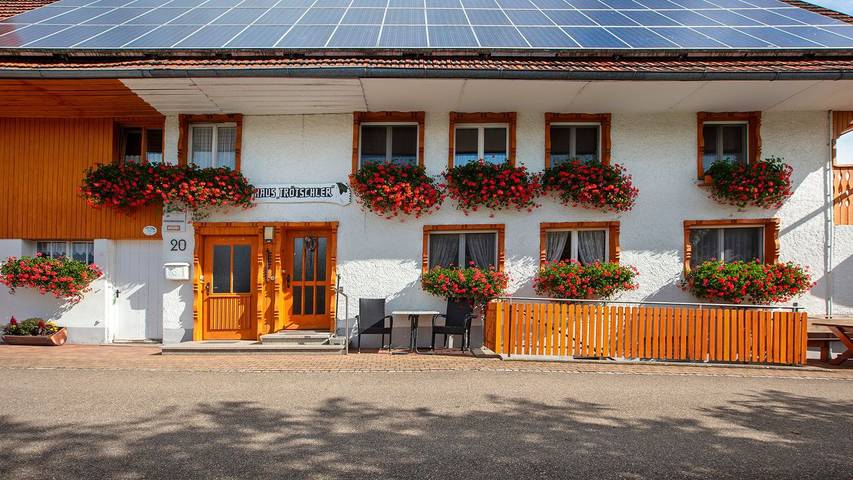 Ferienwohnung für 6 Personen, mit Garten und Balkon in Weilheim
