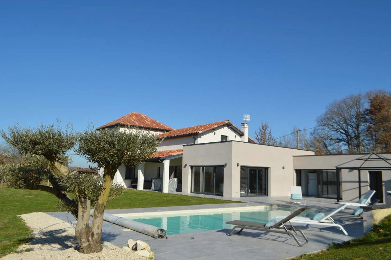 Villa au coeur du Gers avec vue sur les Pyrénées in Caumont (Gers), Gers