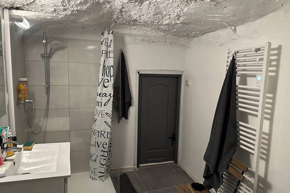 Maison chaleureuse, pour 4 personnes, au cœur du village de Cucuron. in Cucuron, Parc naturel régional du Luberon