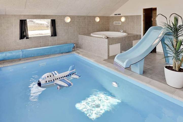 Ferienhaus für 14 Personen, mit Sauna und Terrasse sowie Garten