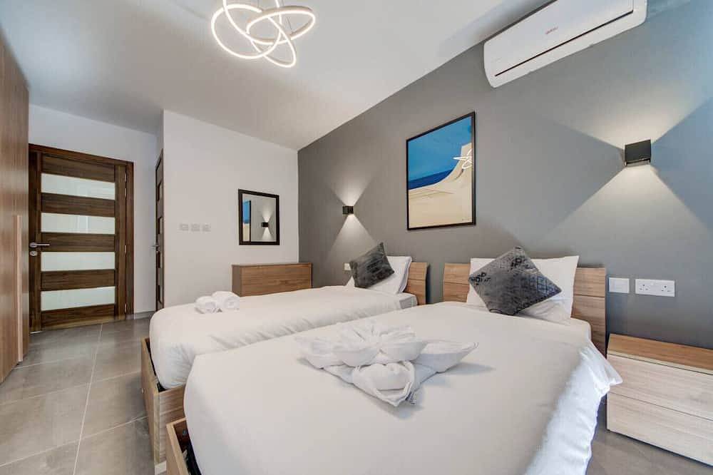 Apartamento inteiro, Kuya Penthouse Suite / Heated Pool / City View in San Giljan, Ilha de Malta
