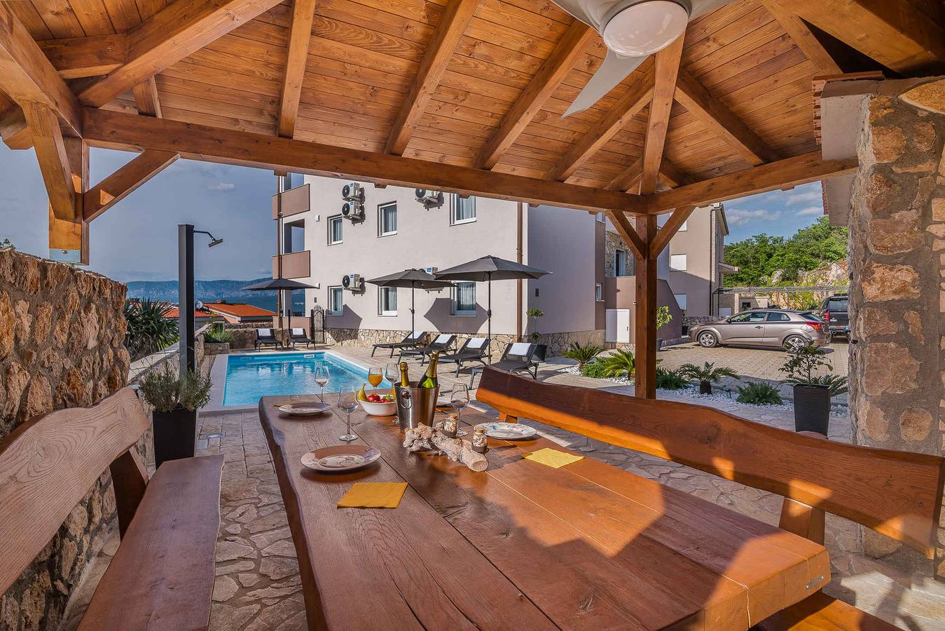 Ganze Ferienwohnung, Ferienwohnung Apartment mit beheiztem Pool  in Klimno, Krk