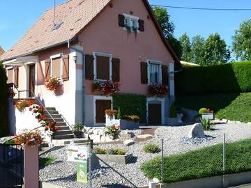 Gîte pour 4 personnes, avec piscine ainsi que terrasse et jardin dans le Haut-Rhin