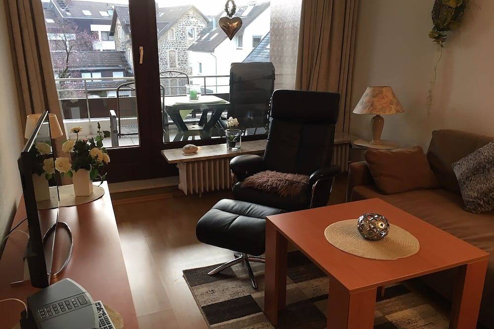 Entire apartment, Vacation apartment directly at the spa gardens with swimming pool, sauna and restaurant in the house. in Bad Salzuflen, Kreis Lippe
